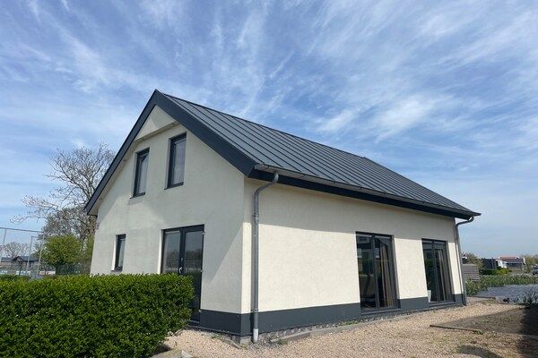 Buitenkant - Villa met 5 slaapkamers en 2 badkamers in West-Graftdijk (1)