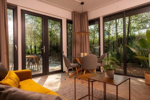 Eetkamer - Landgoed Multi-Cottage Overijssel in Zuna (5)