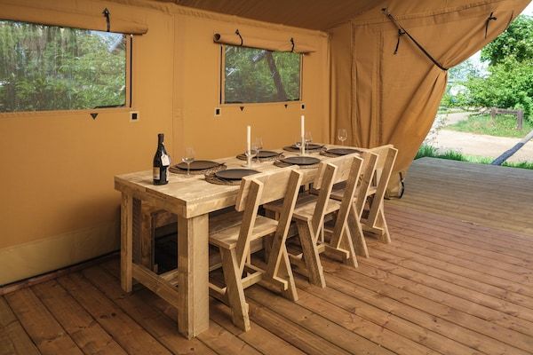 Eetkamer - Luxe safaritent met extra groot terras in Zuna (4)