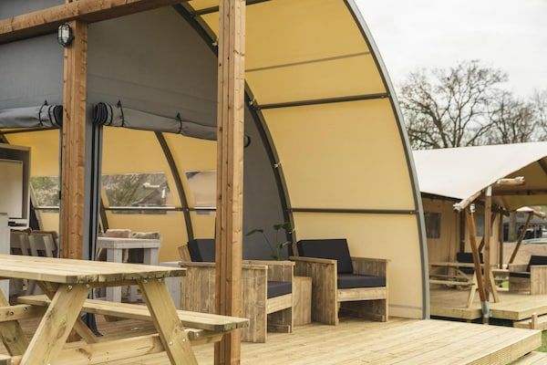 Terras - Feestelijk glampingdorp in Zuna in Zuna (4)