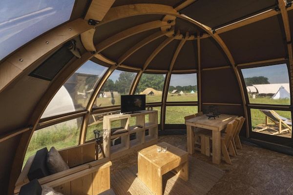 Woonkamer - Feestelijk glampingdorp in Zuna in Zuna (1)