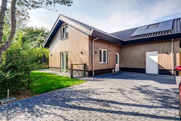 Buitenkant - Ruim vakantiehuis in Julianadorp in Julianadorp (1)