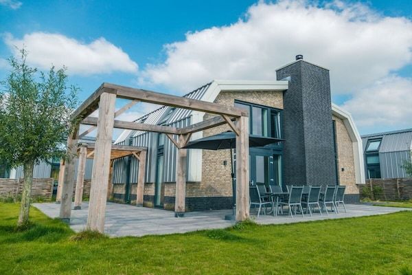 Untagged - Villa in Linden met terras en wifi. in Linden (1)