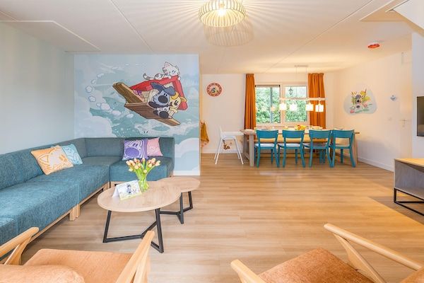 Woonkamer - Familievilla in Hoogerheide met gedeeld zwembad in Hoogerheide (1)