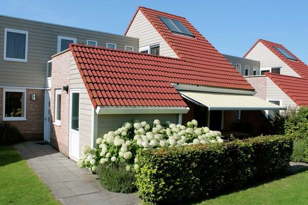 Buitenkant - Villa in Zeeland met privéterras in Kortgene (1)
