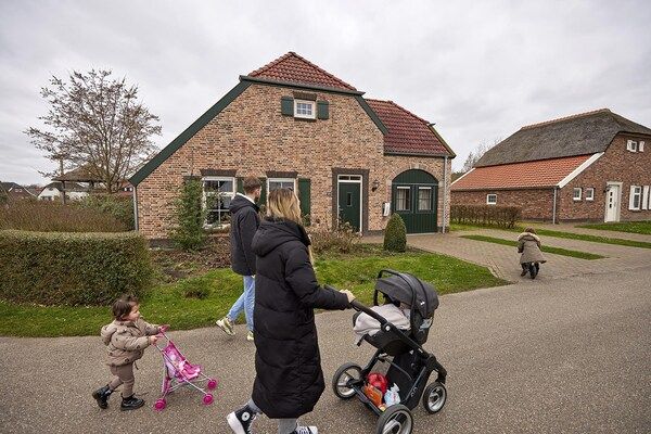 Buitenkant - Boerderij in Limburg bij Maasplassen in Roggel (1)