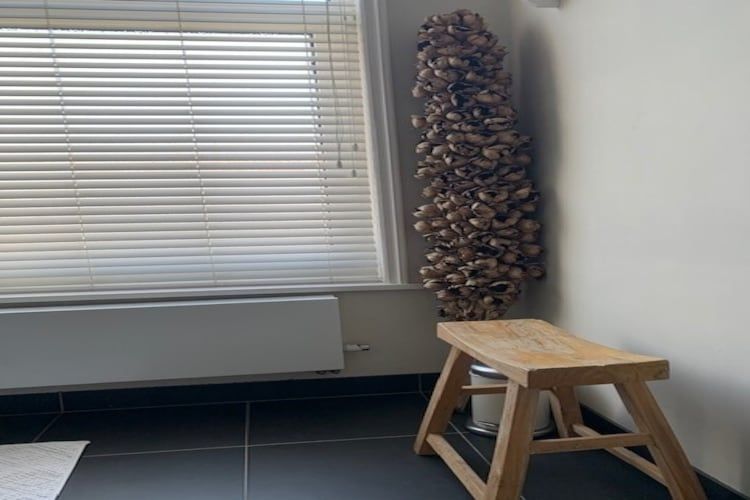De badkamer van Huize Columbus in Den Haag