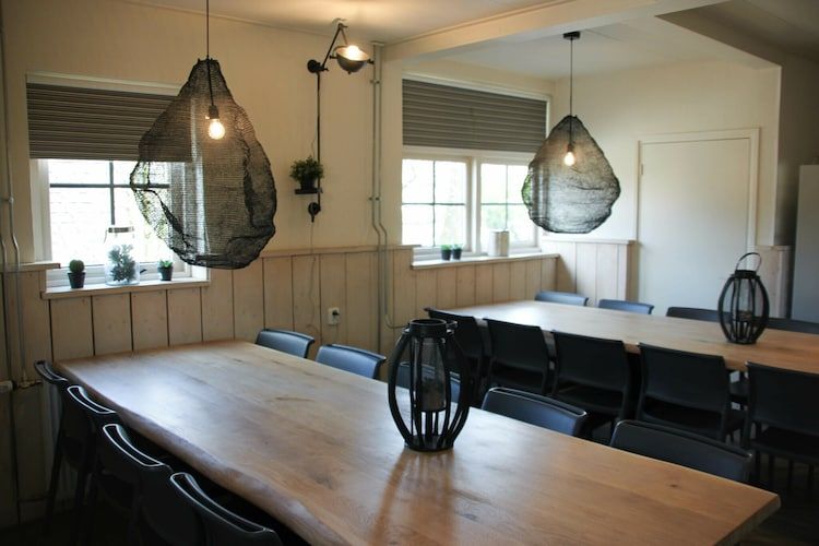 De eetkamer van Recreatiepark de Boshoek 17 in Voorthuizen