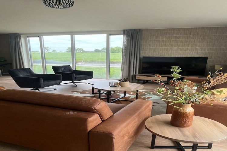 De woonkamer van Friese Villa in Leons in Leons